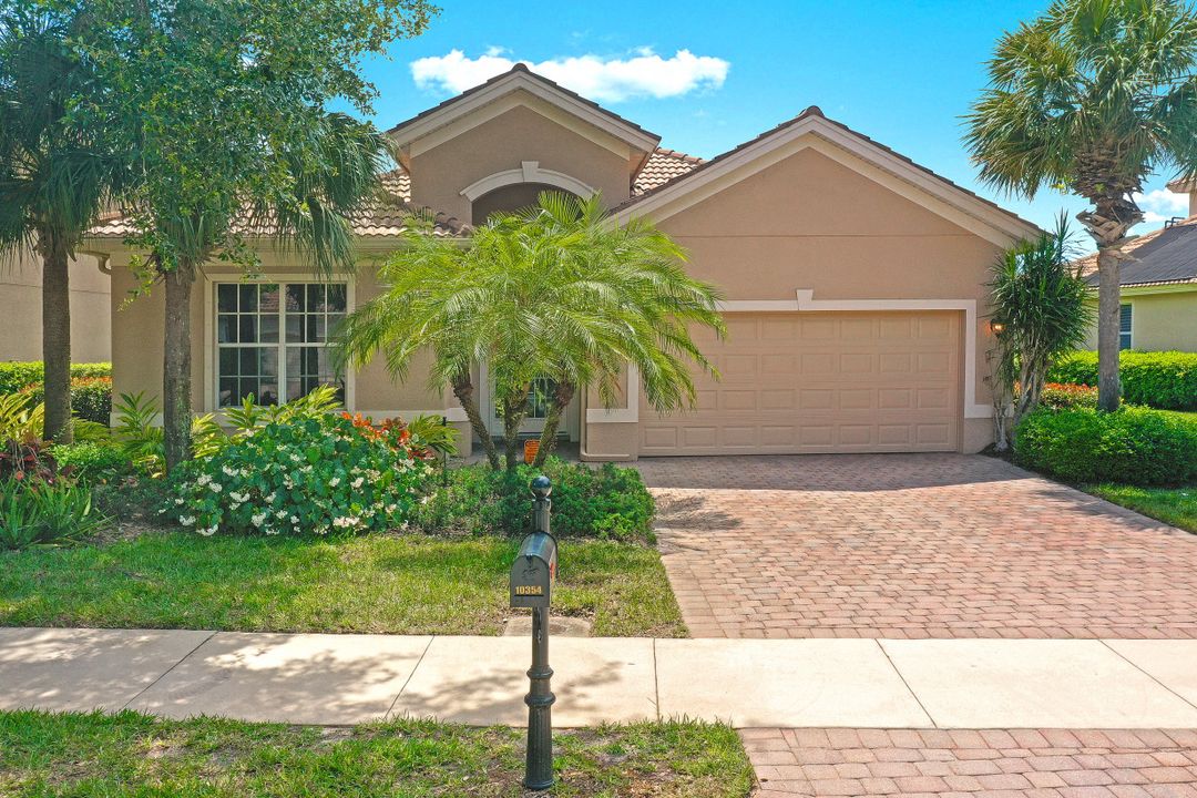10354 Flat Stone Loop, Bonita Springs, FL 34135