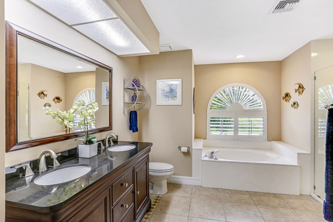 27313 Buccaneer Dr, Bonita Springs, FL 34135