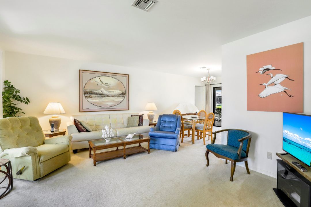 466 Tradewinds Ave, Naples, FL 34108