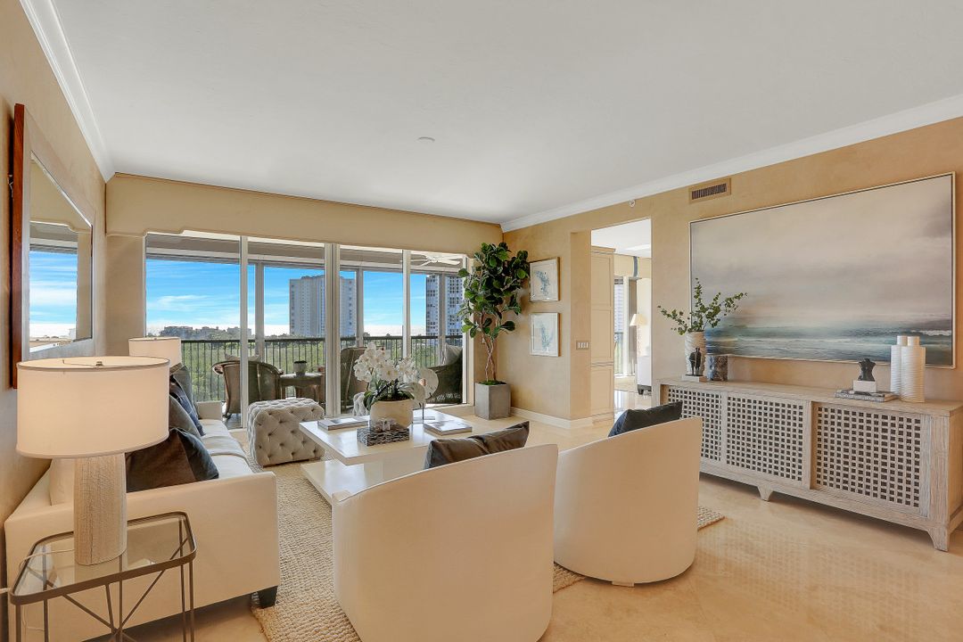 8960 Bay Colony Dr #703, Naples, FL 34108