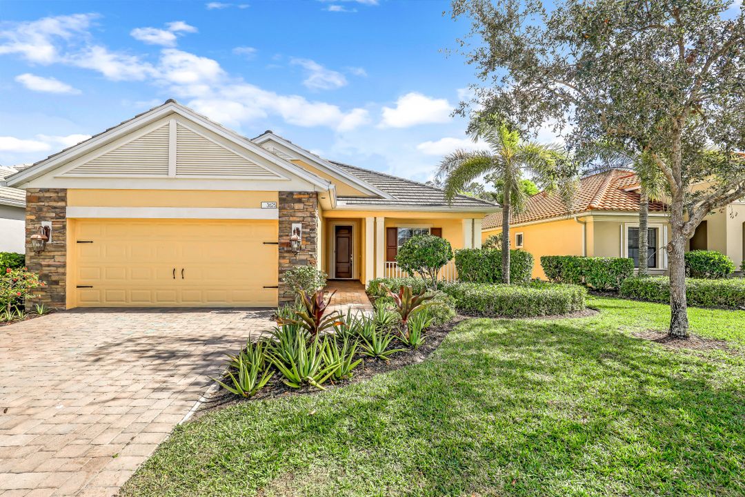 3625 Canopy Cir, Naples, FL 34120