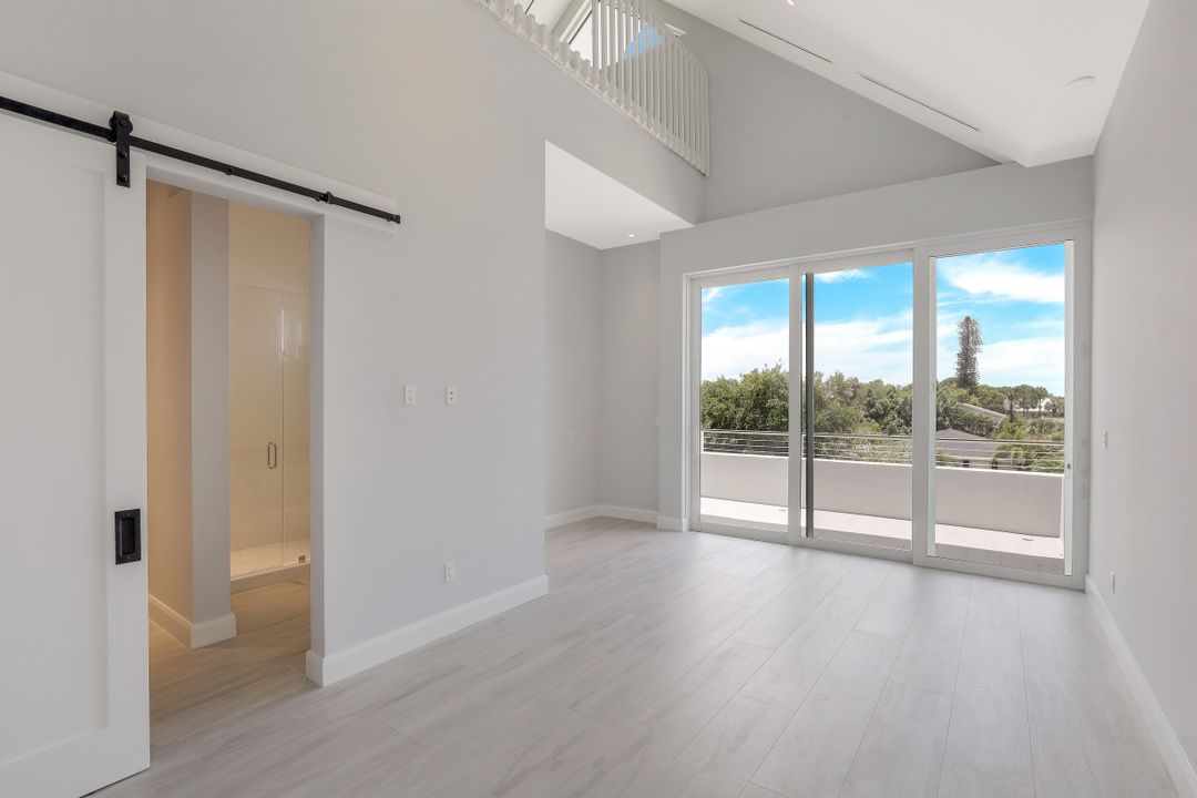 859 92nd Ave N, Naples, FL 34108