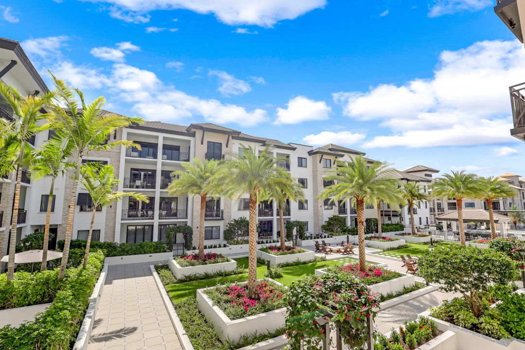 1135 3rd Ave S #Unit 308, Naples, FL 34102