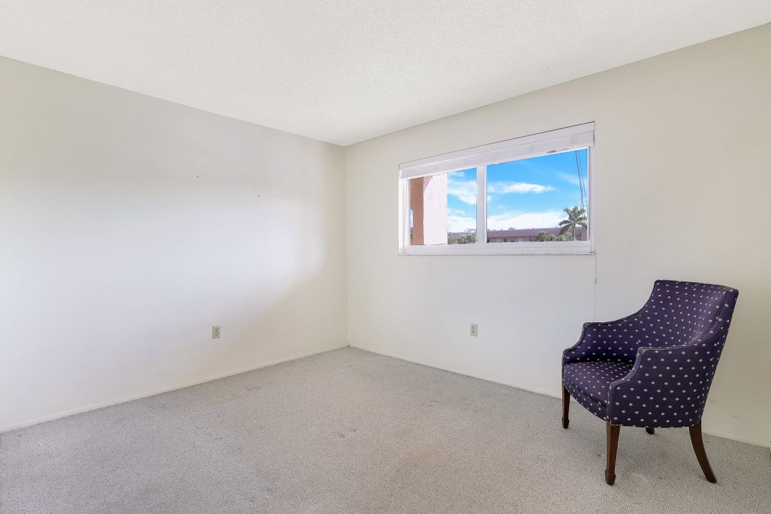 160 Turtle Lake Ct #204, Naples, FL 34105