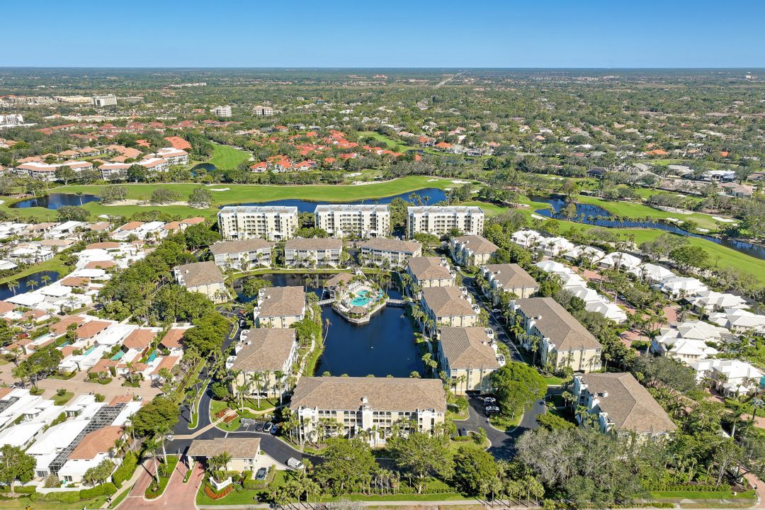 7606 Pebble Creek Cir #304, Naples, FL 34108