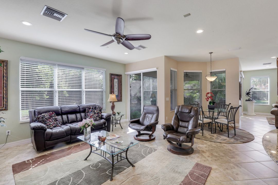 10106 Mimosa Silk Dr, Fort Myers, FL 33913