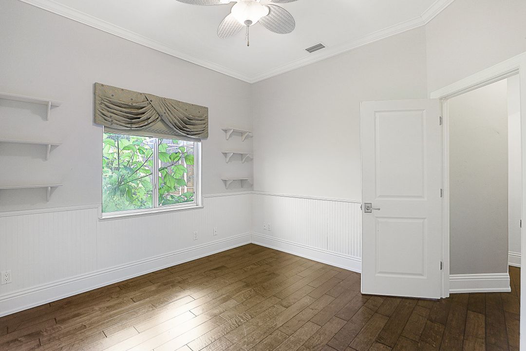 1905 Fairfax Cir, Naples, FL 34109