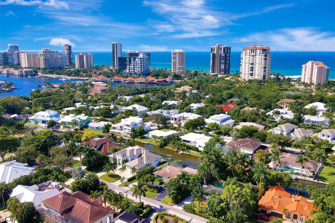 5165 Starfish Ave, Naples, FL 34103