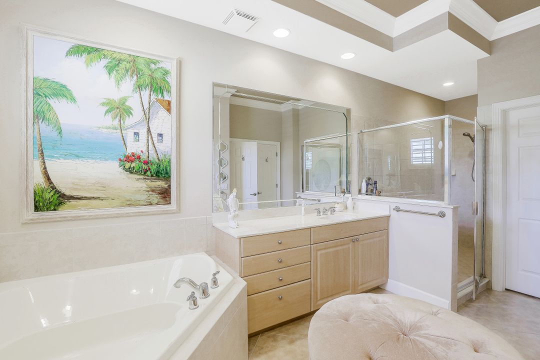 9201 Quartz Ln #202, Naples, FL 34120