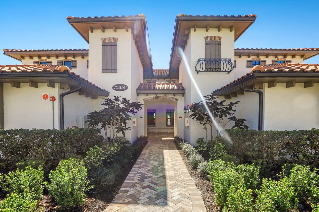 16352 Viansa Wy #201, Naples, FL 34110