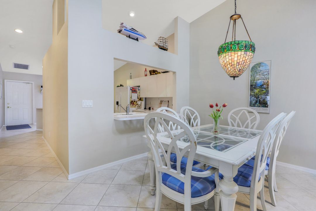 554 Captn Kate Ct, Naples, FL 34110