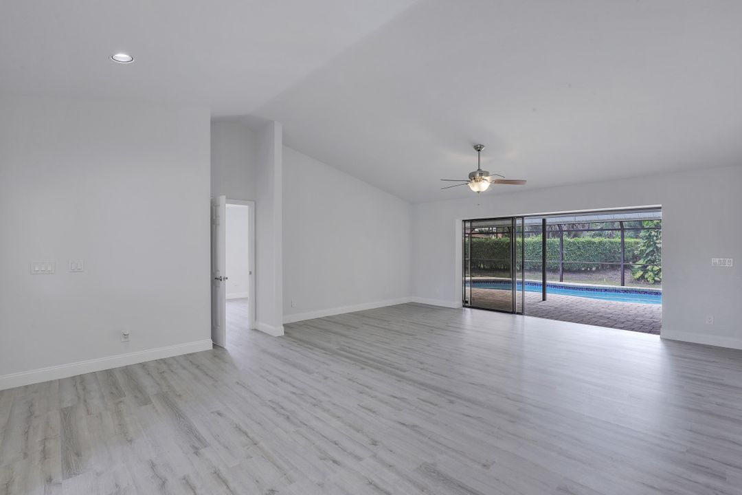 2225 Royal Ln, Naples, FL 34112