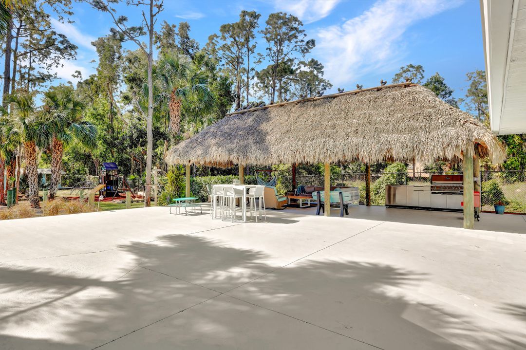 5940 Golden Oaks Ln, Naples, FL 34119