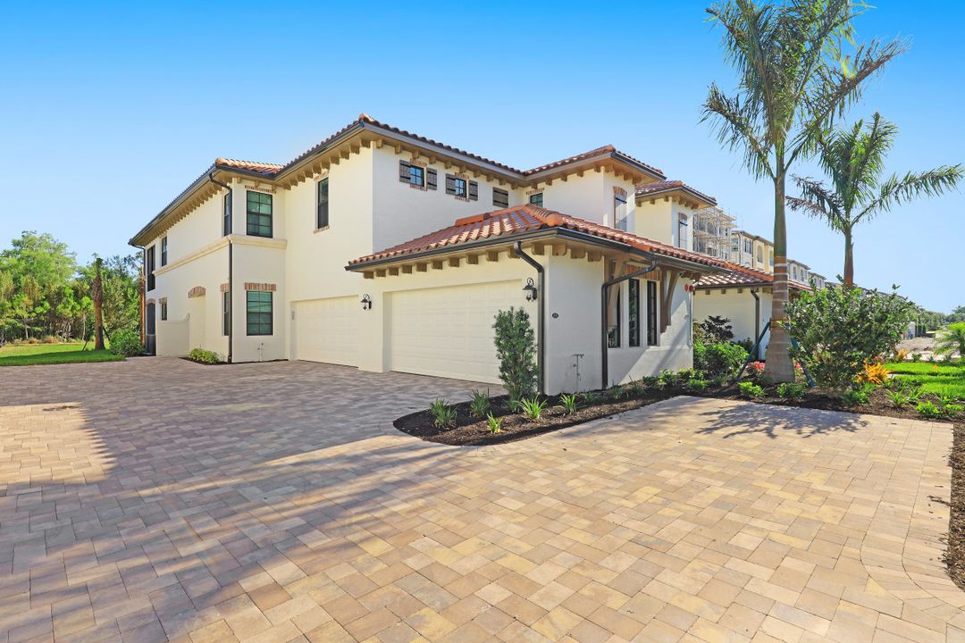 16356 Viansa Way #101, Naples, FL 34110