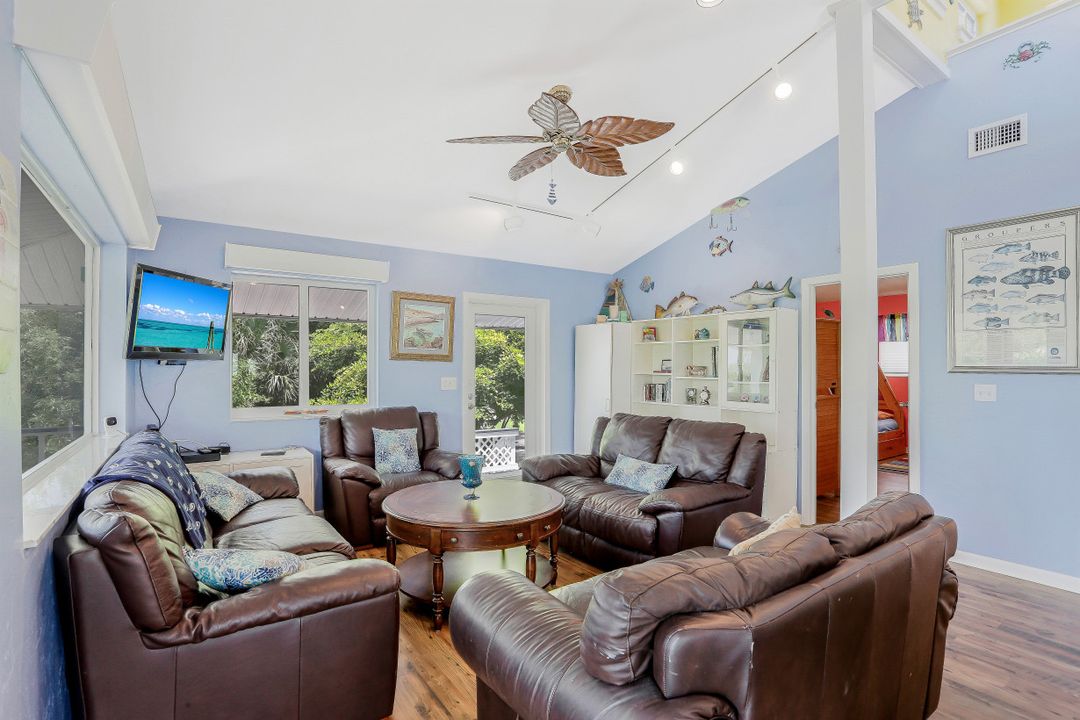 2825 Tern Ct, Saint James City, FL 33956