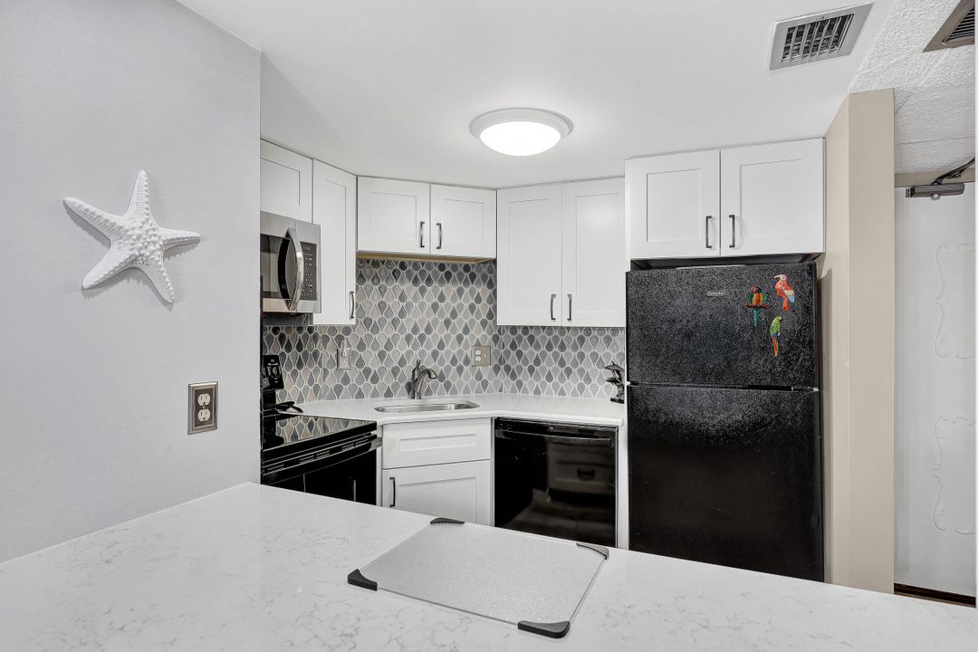 1 Bluebill Ave #709, Naples, FL 34108