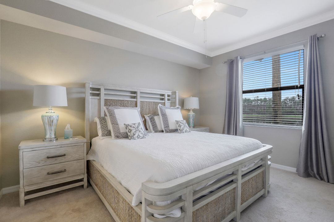 9727 Acqua Ct #415, Naples, FL 34113