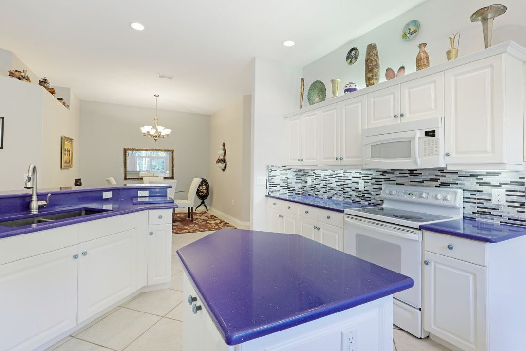 12756 Fox Ridge Dr, Bonita Springs, FL 34135