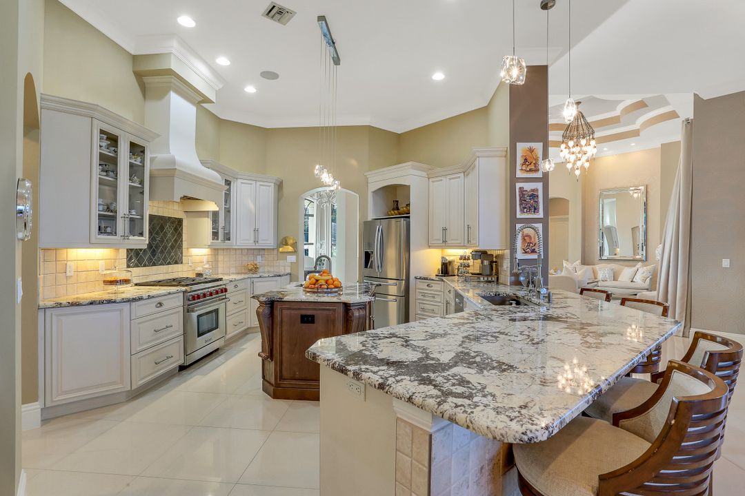 3944 W Riverside Dr, Fort Myers, FL 33901