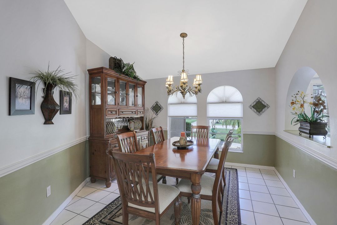 5215 Tamiami Ct, Cape Coral, FL 33904