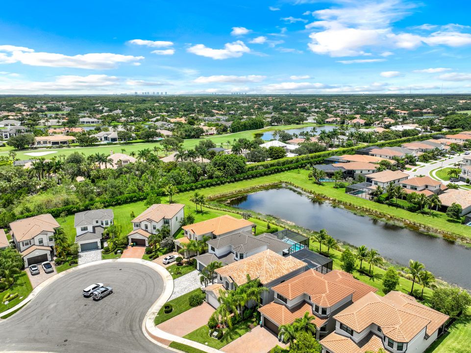 4448 Aurora St, Naples, FL 34119