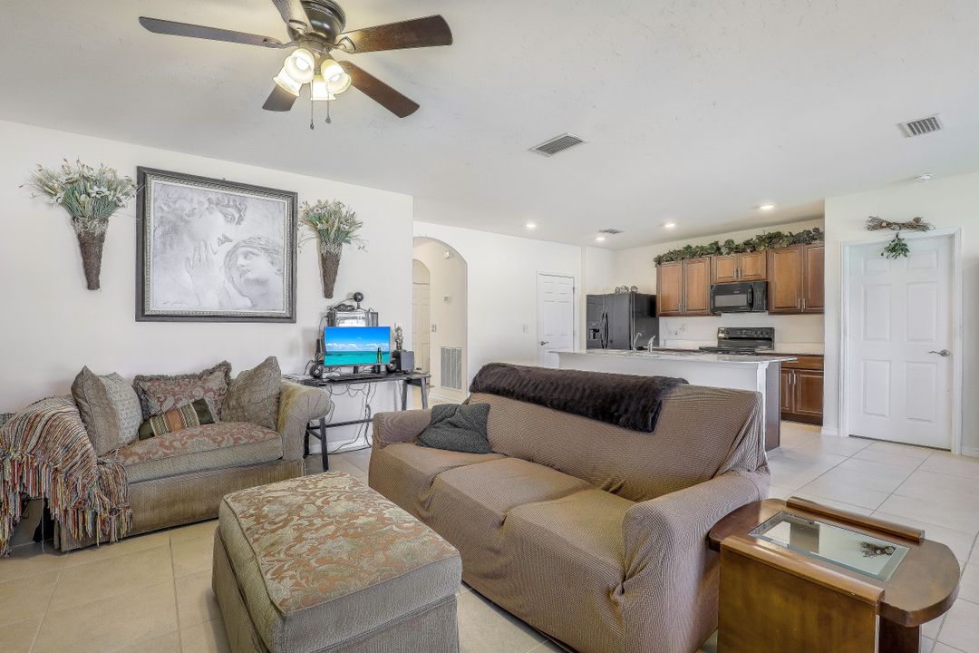 321 NW 11th St, Cape Coral, FL 33993