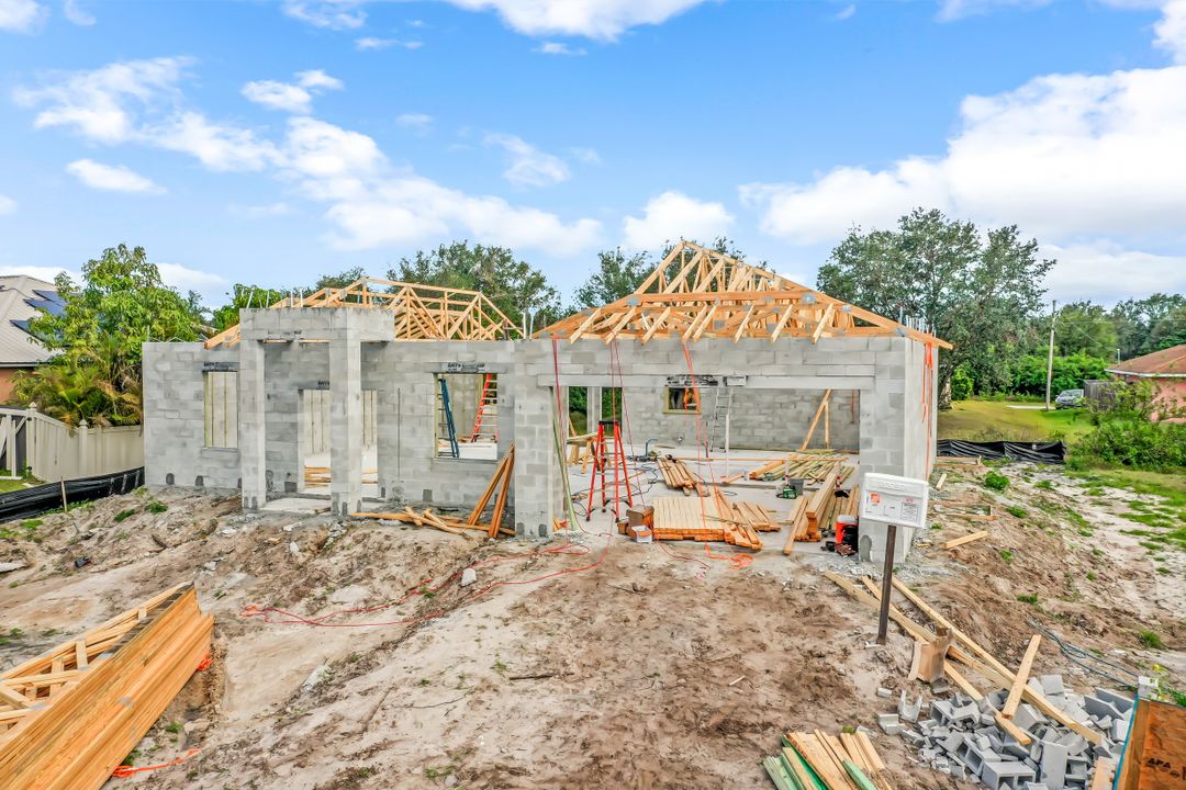 431 Pinafore Ave, Lehigh Acres, FL 33974