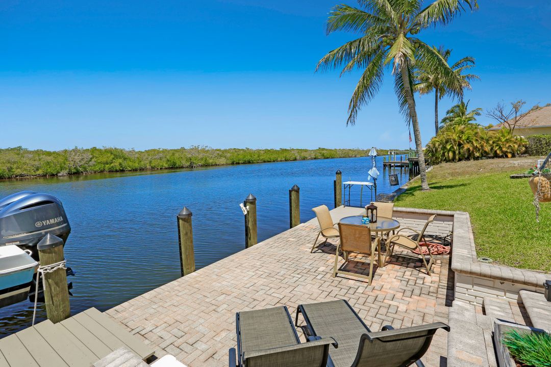 1020 NW 43rd Ave, Cape Coral, FL 33993