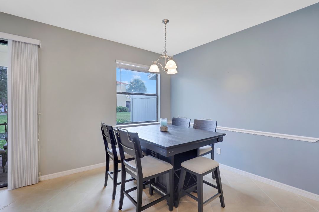 15571 Summit Pl Cir, Naples, FL 34119