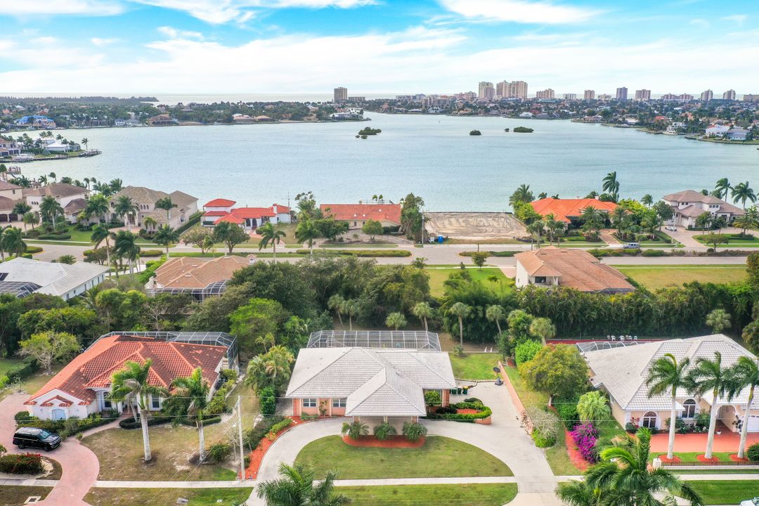 550 Inlet Dr, Marco Island, FL 34145