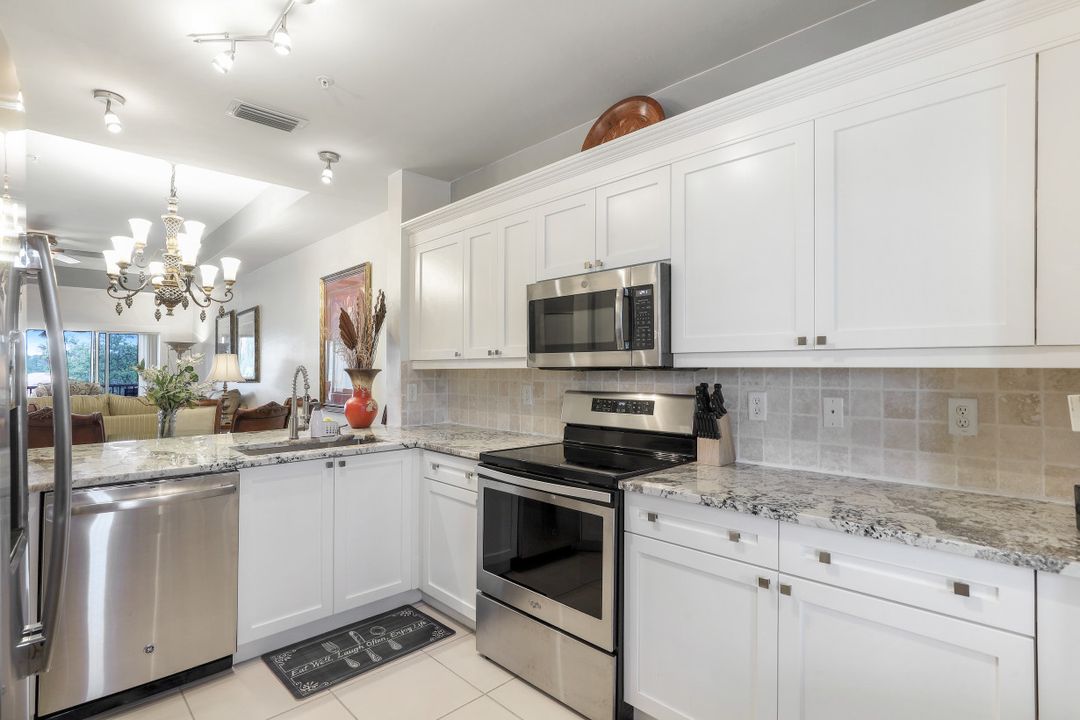 7839 Regal Heron Cir #303, Naples, FL 34104