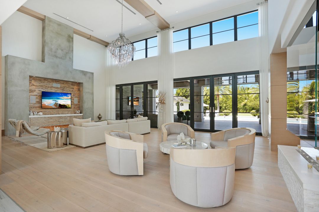 705 Myrtle Rd, Naples, FL 34108