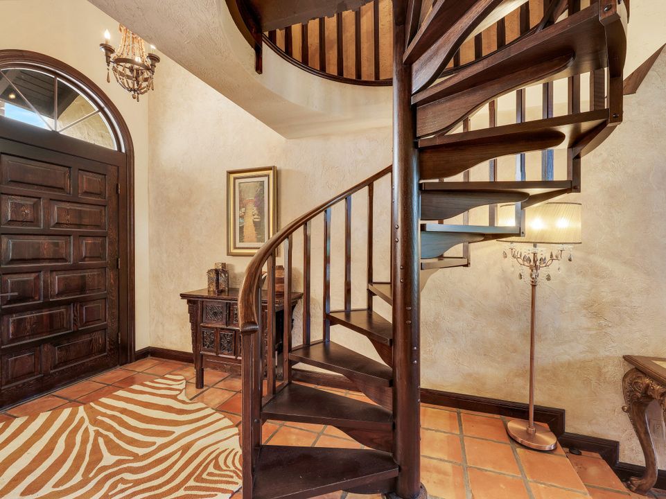 5850 Pelican Bay Blvd, Naples, FL 34108