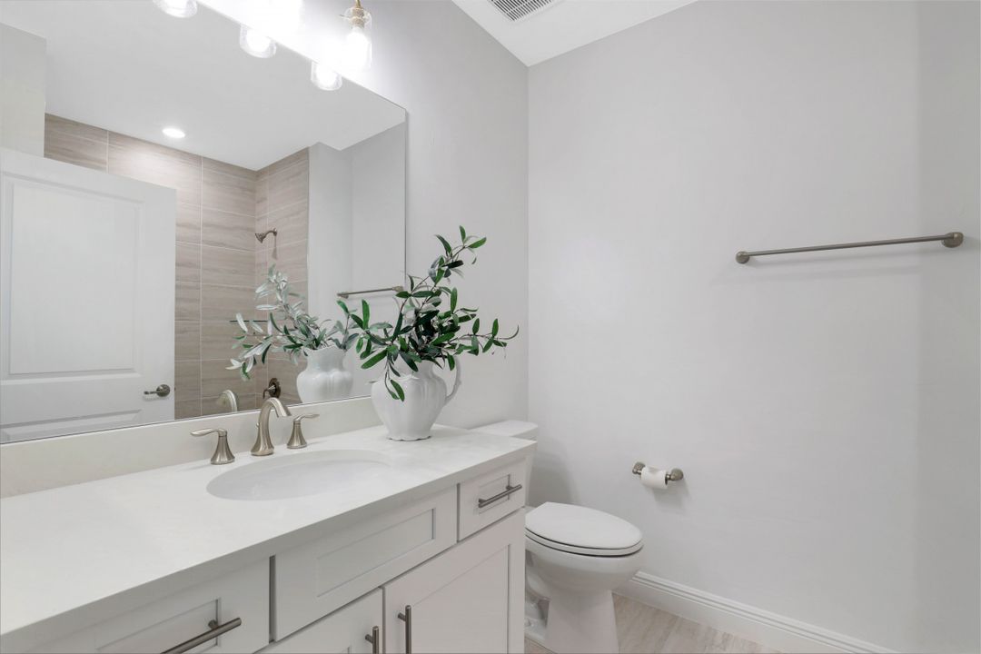 16352 Viansa Way #101, Naples, FL 34110