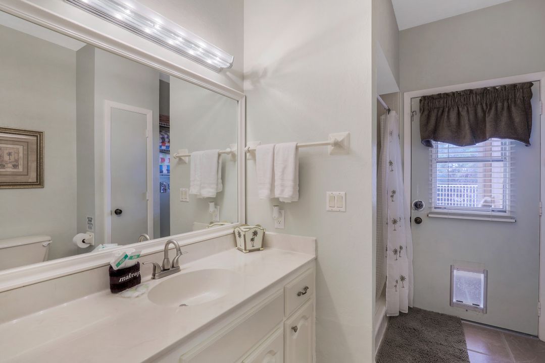 550 Inlet Dr, Marco Island, FL 34145