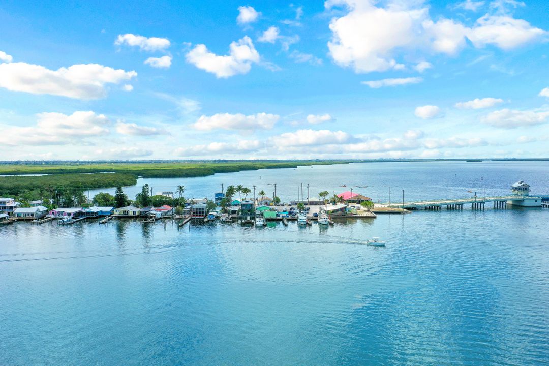 214 NW 32nd Pl, Cape Coral, FL 33993