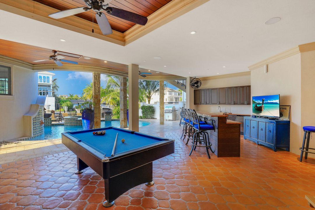 10080 Gulf Shore Dr, Naples, FL 34108