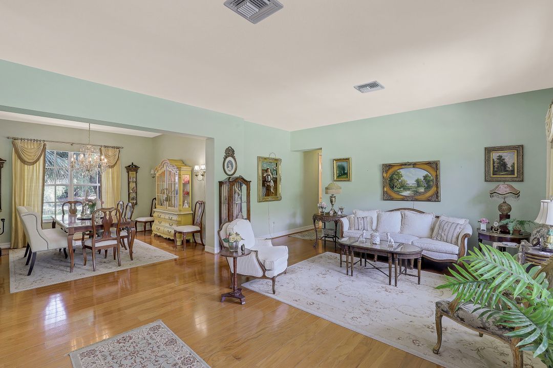 5760 Golden Oaks Ln, Naples, FL 34119