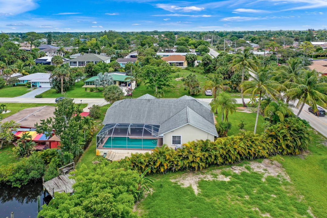 27313 Buccaneer Dr, Bonita Springs, FL 34135