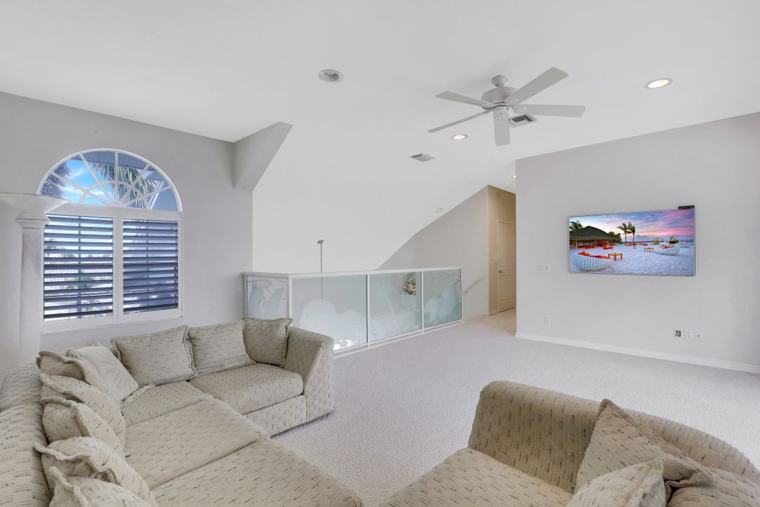 450 Spinnaker Dr, Marco Island, FL 34145