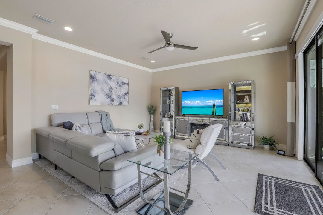 11542 Meadowrun Cir, Fort Myers, FL 33913