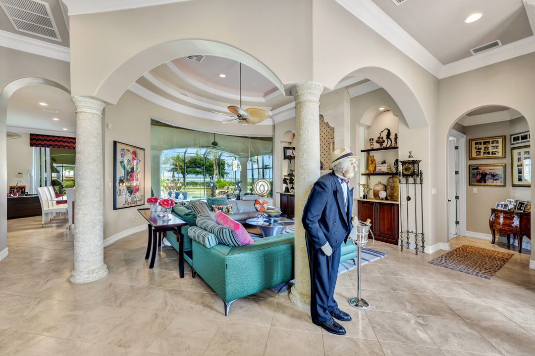 18020 Via Bellamare Ln, Miromar Lakes, FL 33913