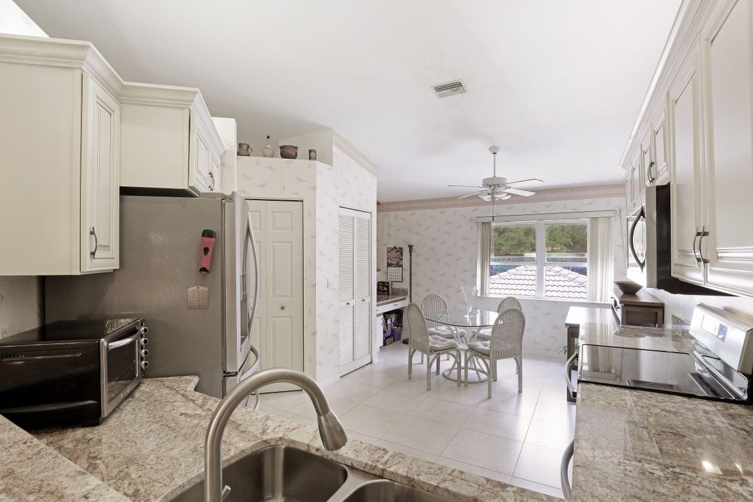 680 Woodshire Ln #H 4, Naples, FL 34105