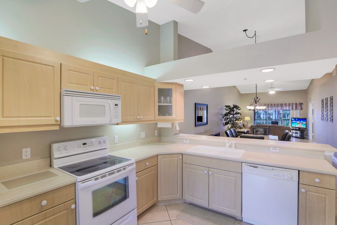 2365 Hidden Lake Ct #12, Naples, FL 34112