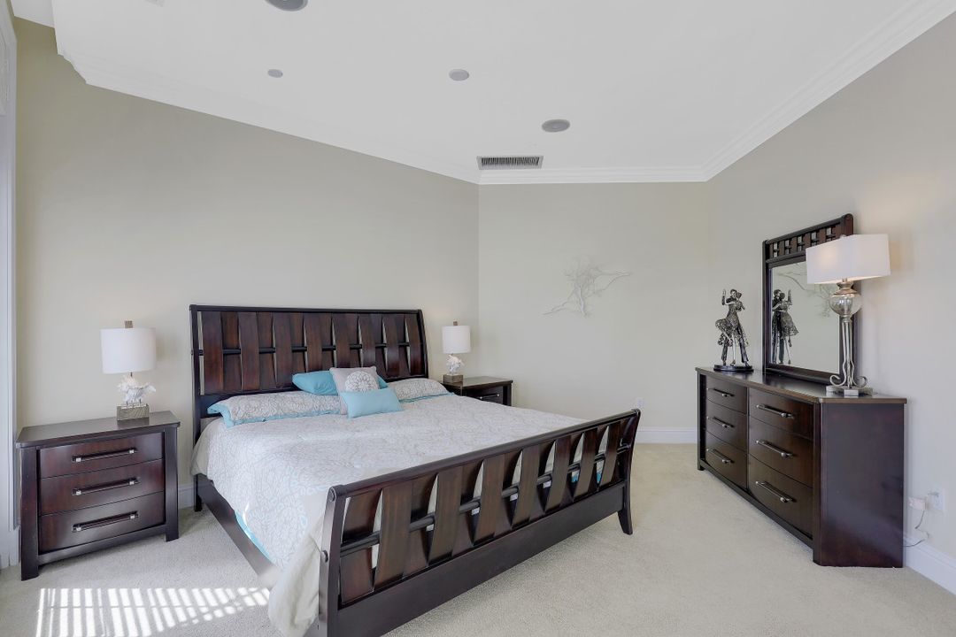 1001 10th Ave S #F3, Naples, FL 34102