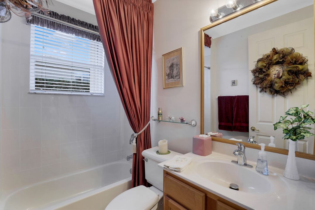 1427 King Sago Ct, Naples, FL 34119