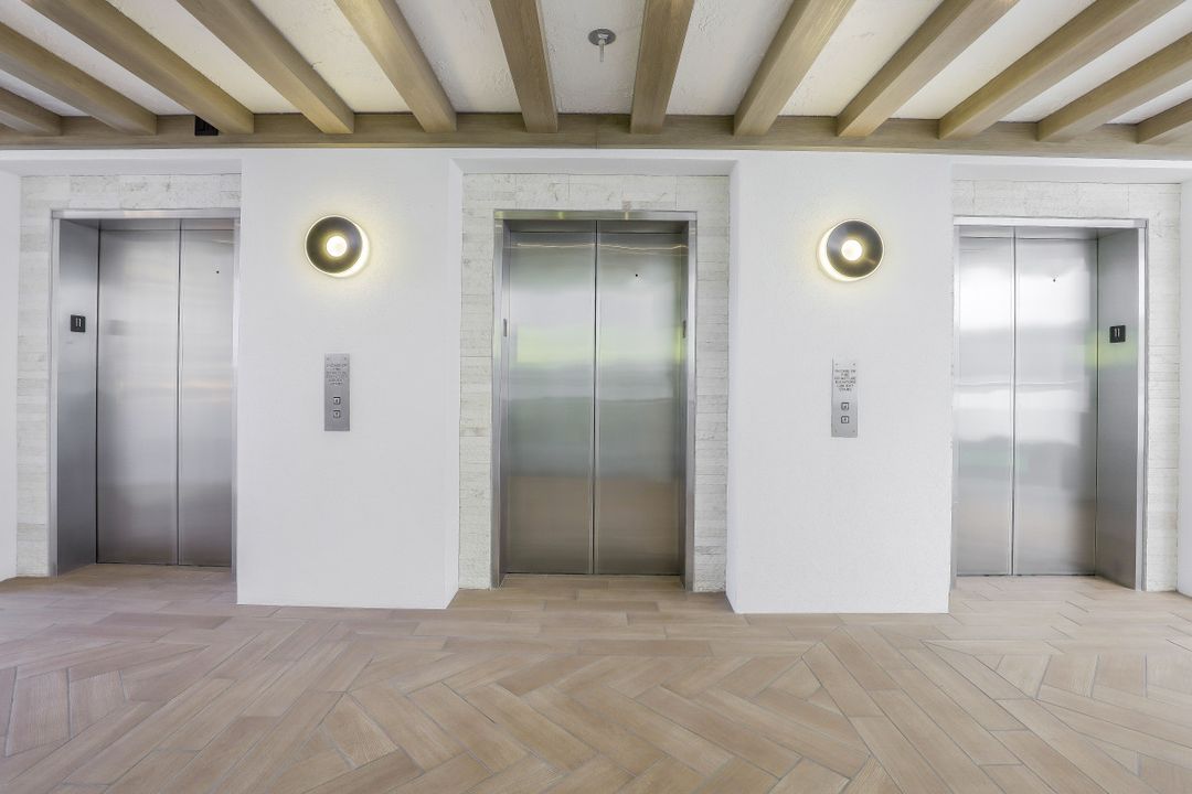 4051 Gulf Shore Blvd N #1105, Naples, FL 34103