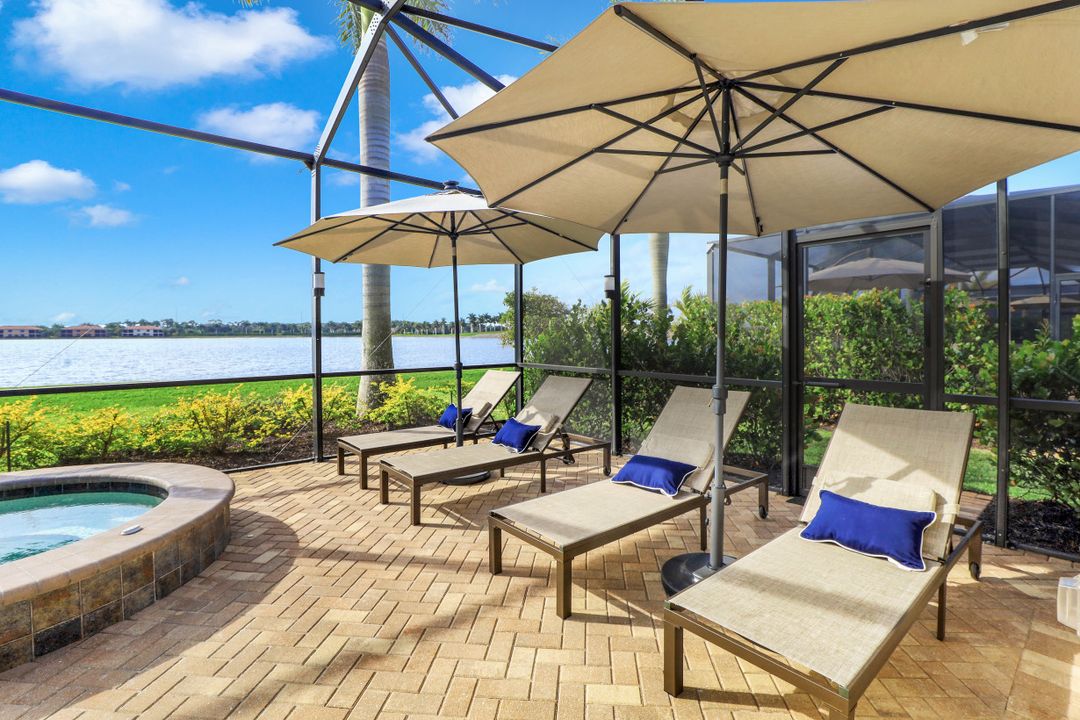 10066 Biscayne Bay Ln, Naples, FL 34120