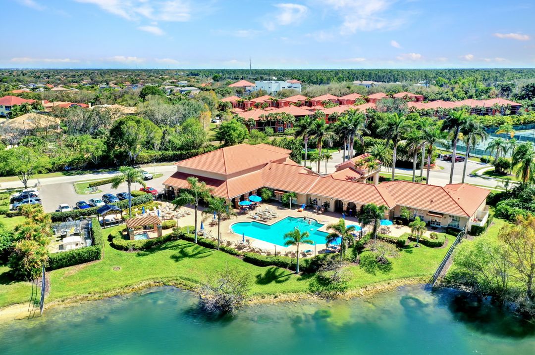 6940 Huntington Lakes Cir #202, Naples, FL 34119