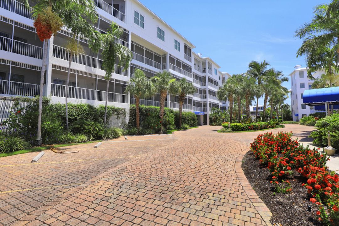 160 Palm St #302, Marco Island, FL 34145
